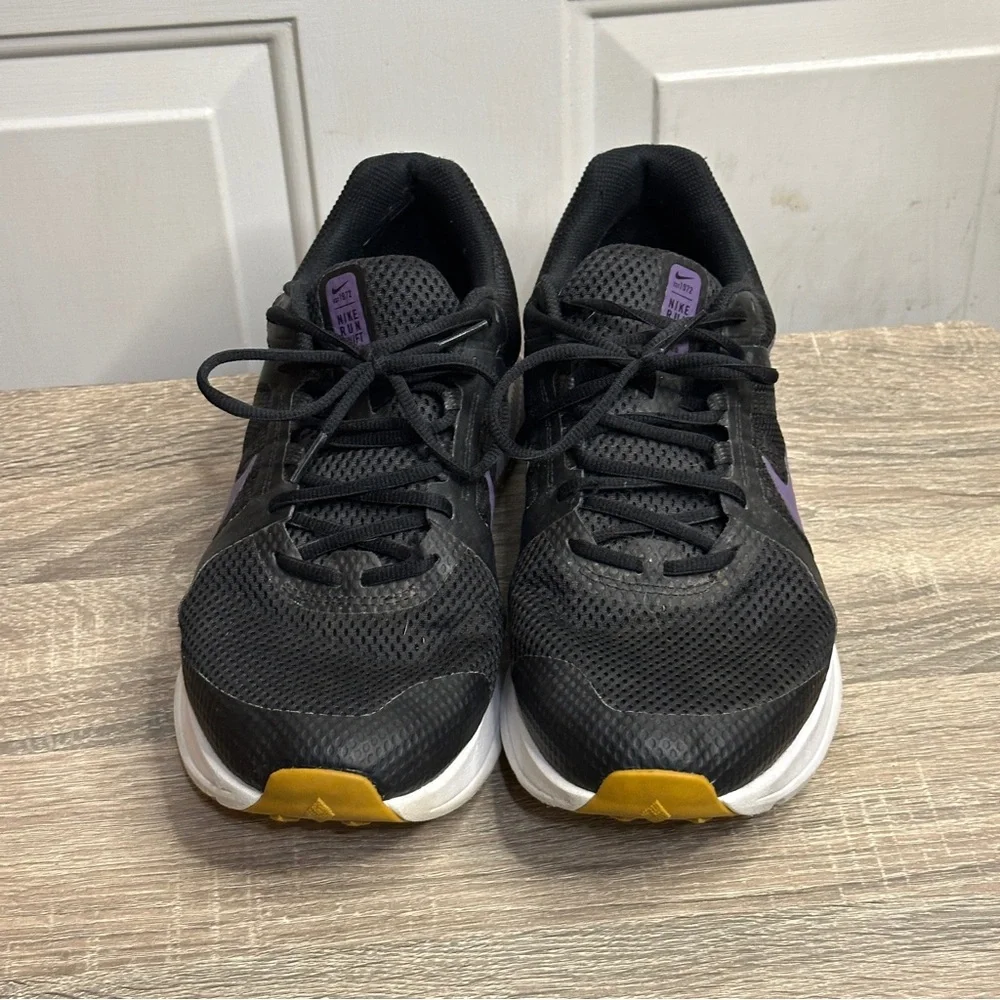 Nike sleek sneakers